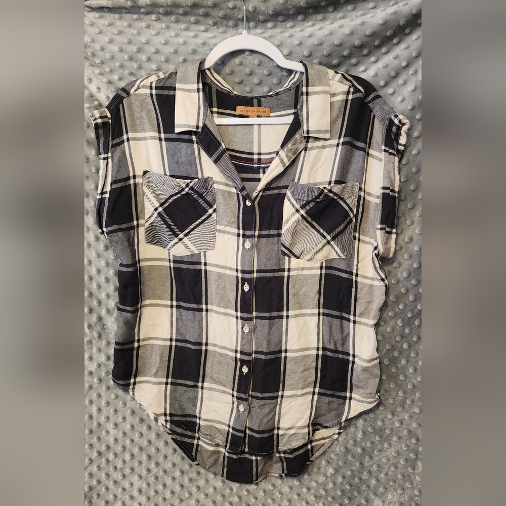 Jach's Girlfriend -Size Small- Capped Sleeve Button Shirt Plaid NWOT